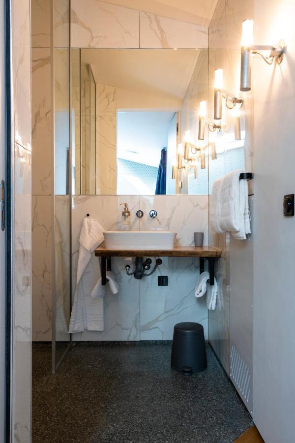De 6 Linden Boutique Hotel Sluis Exterior photo